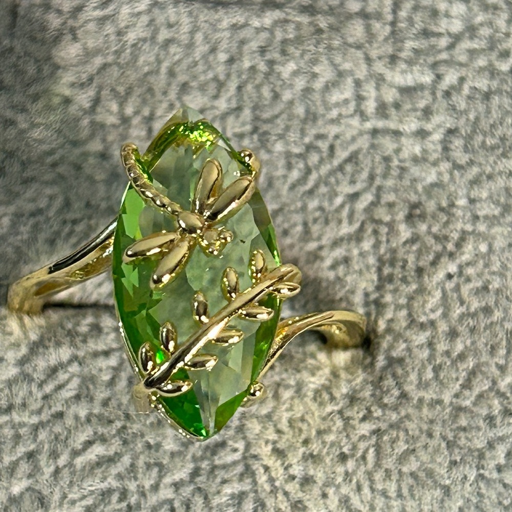 Ladies Ring